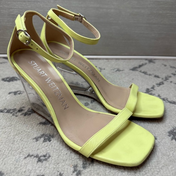 STUART WEITZMAN Nudist Clear Lucite Heel Neon Bright Yellow Summer Wedge Sandals - Picture 2 of 9